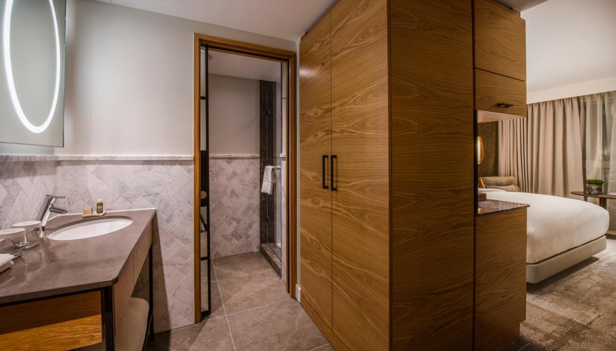 Hotel Lincoln Plaza London, Curio Collection By Hilton Londen